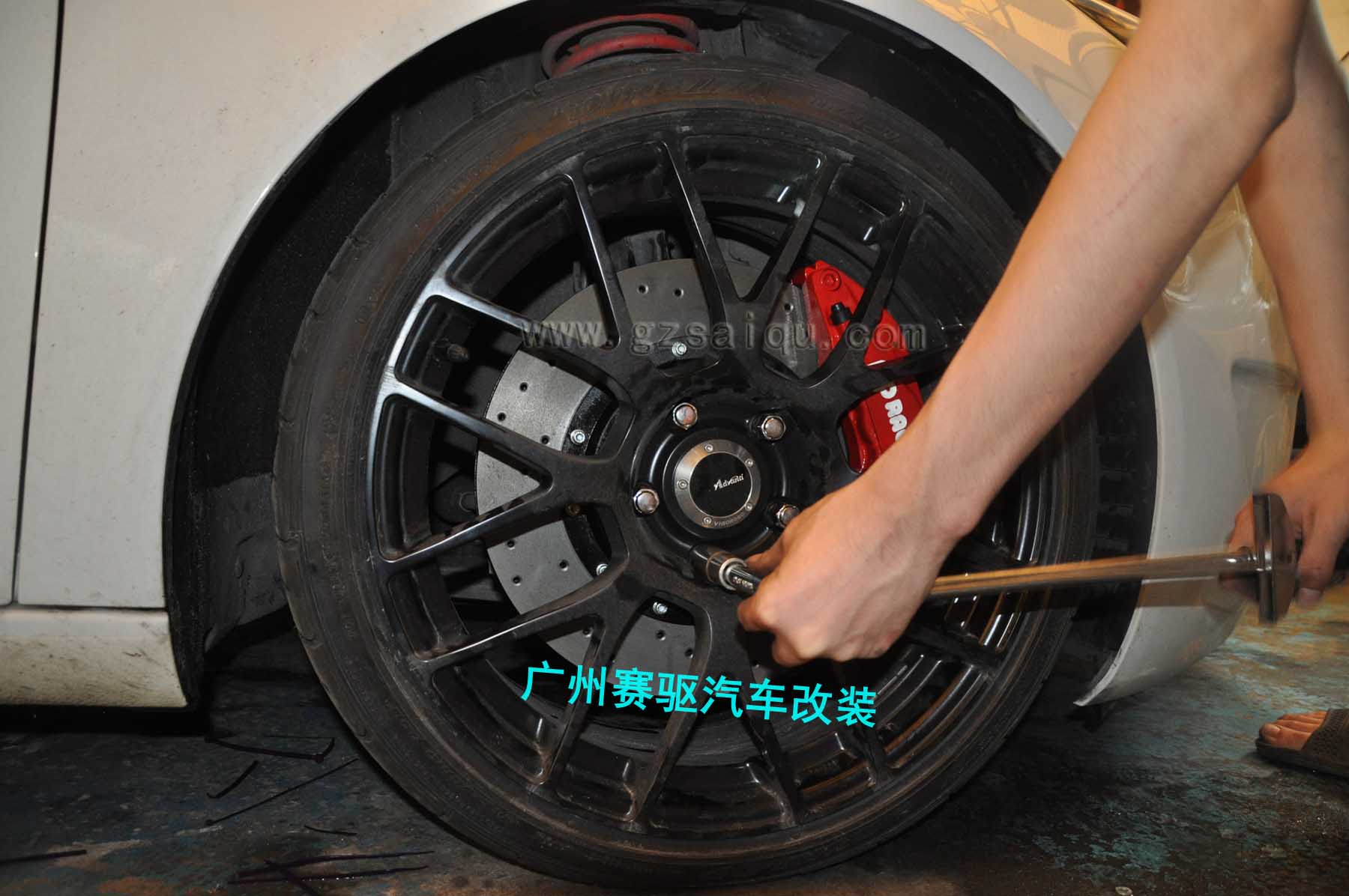 君威改裝AP六活塞剎車(chē)分泵 君威改裝AP六活塞剎車(chē)分泵