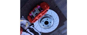 Toyota埃爾法升級AP85系列六活塞